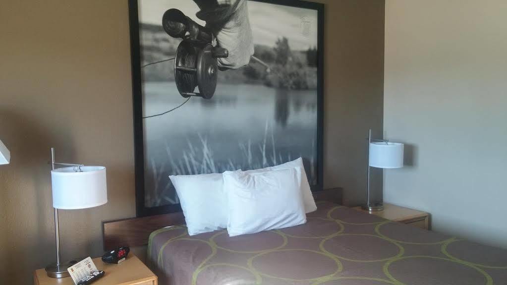 Super 8 By Wyndham Dillon Motel Eksteriør bilde