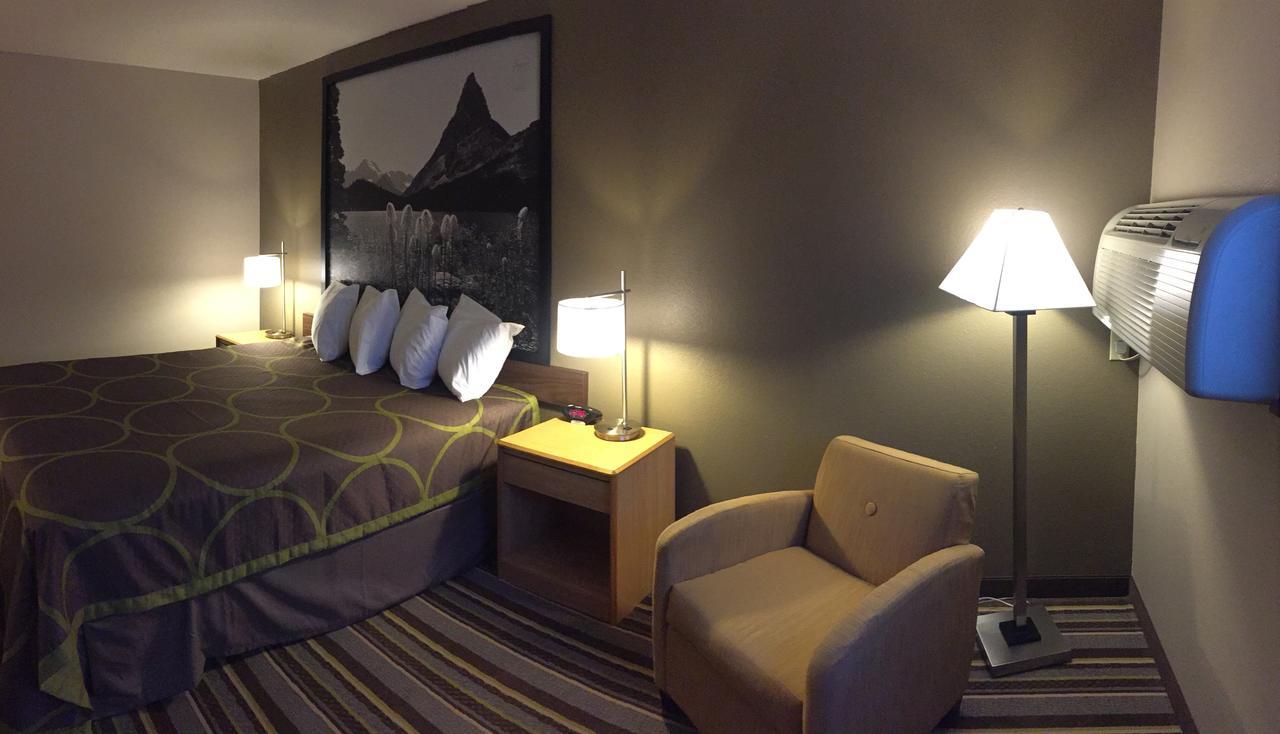 Super 8 By Wyndham Dillon Motel Eksteriør bilde